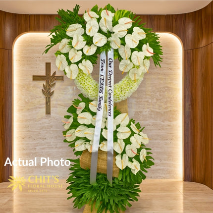 Heavenly Light Standing Wreath