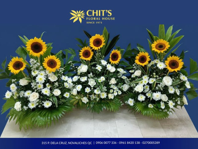 golden-devotion-funeral-flower-arrangement_chitsfloralhouse